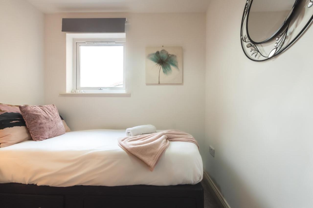 Best Price! Large Spacious 2 Bed Apartment - King Size Or Single Beds, Sofabeds, Smart Tvs, Free Parking Саутгемптон Экстерьер фото