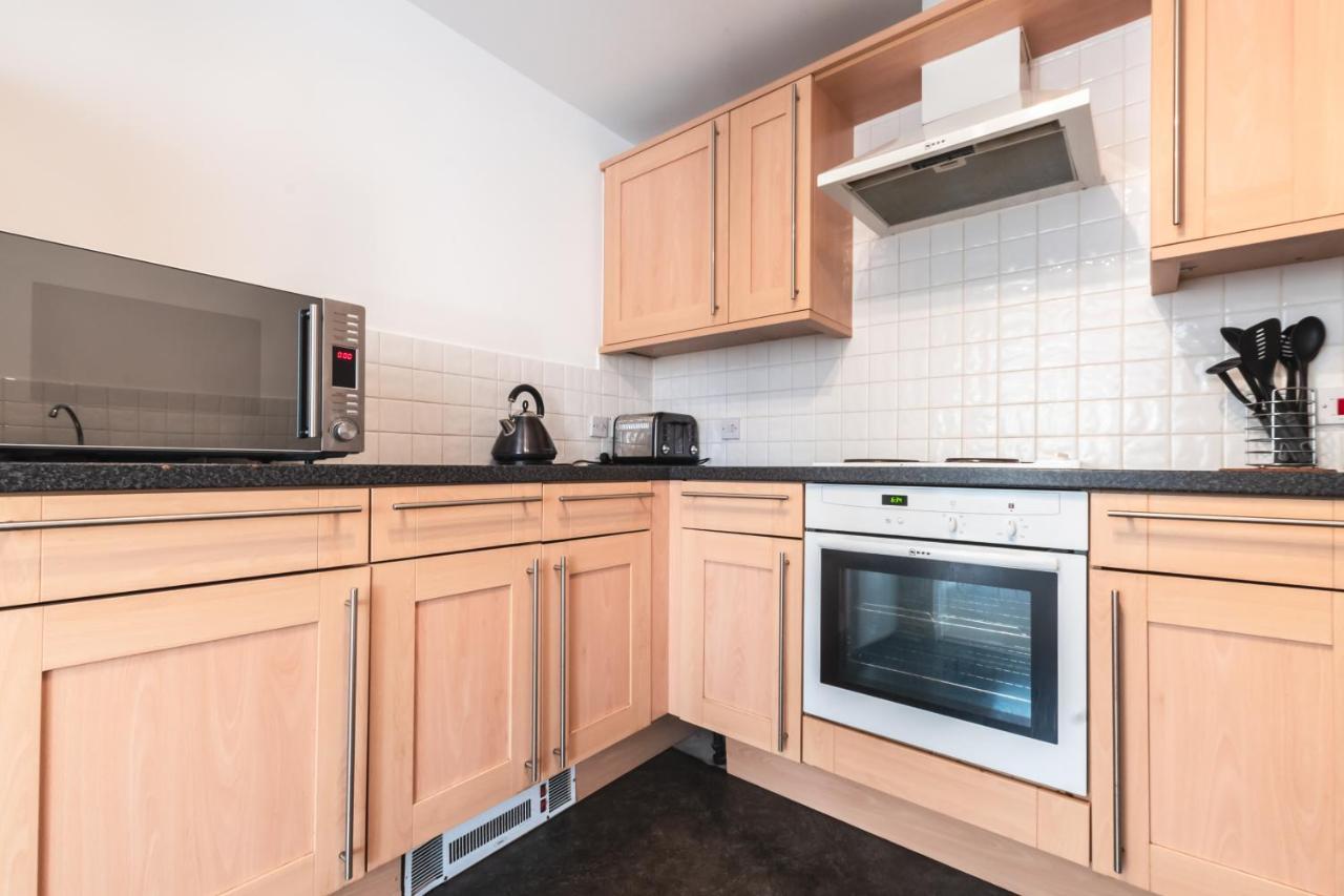 Best Price! Large Spacious 2 Bed Apartment - King Size Or Single Beds, Sofabeds, Smart Tvs, Free Parking Саутгемптон Экстерьер фото