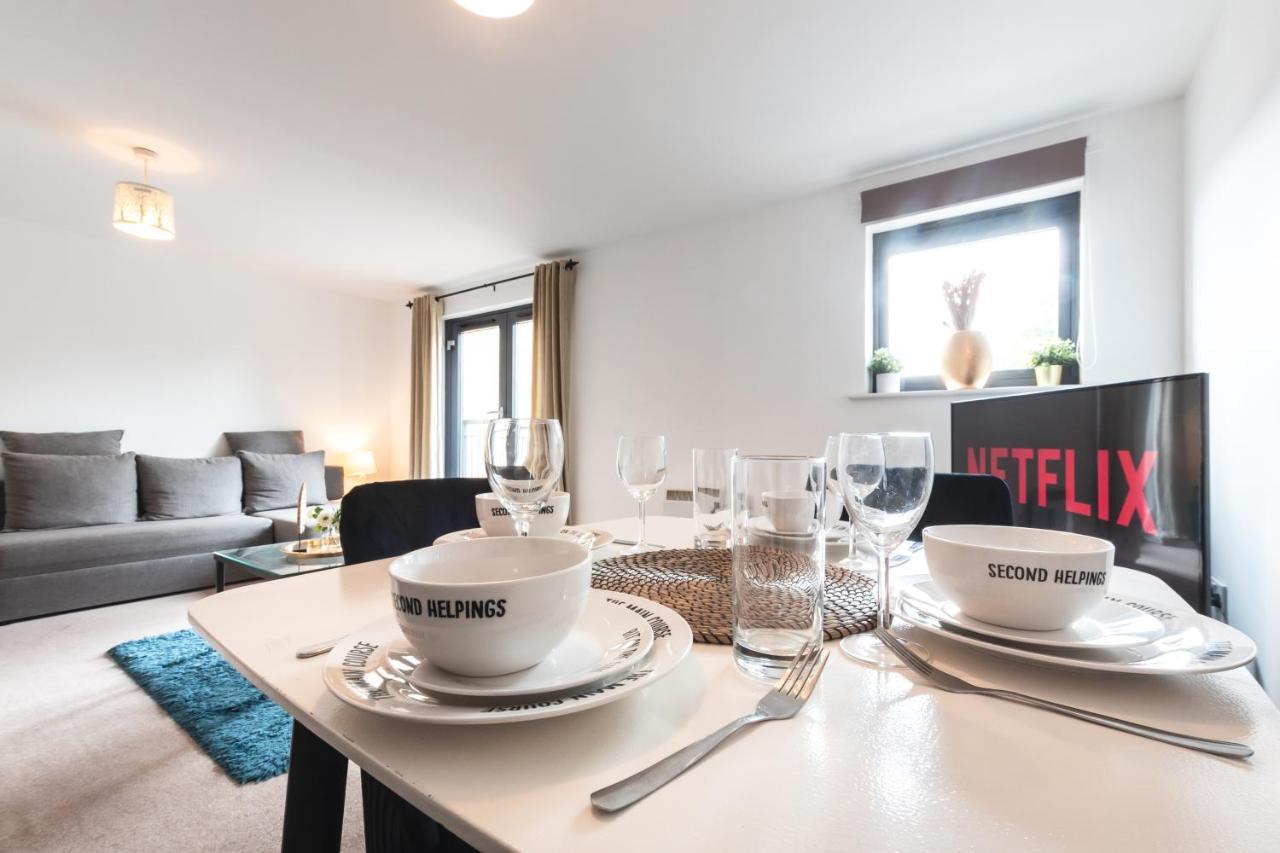 Best Price! Large Spacious 2 Bed Apartment - King Size Or Single Beds, Sofabeds, Smart Tvs, Free Parking Саутгемптон Экстерьер фото